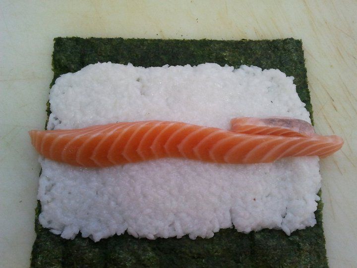 Fisch und Reis auf Sushi Nori Blatt