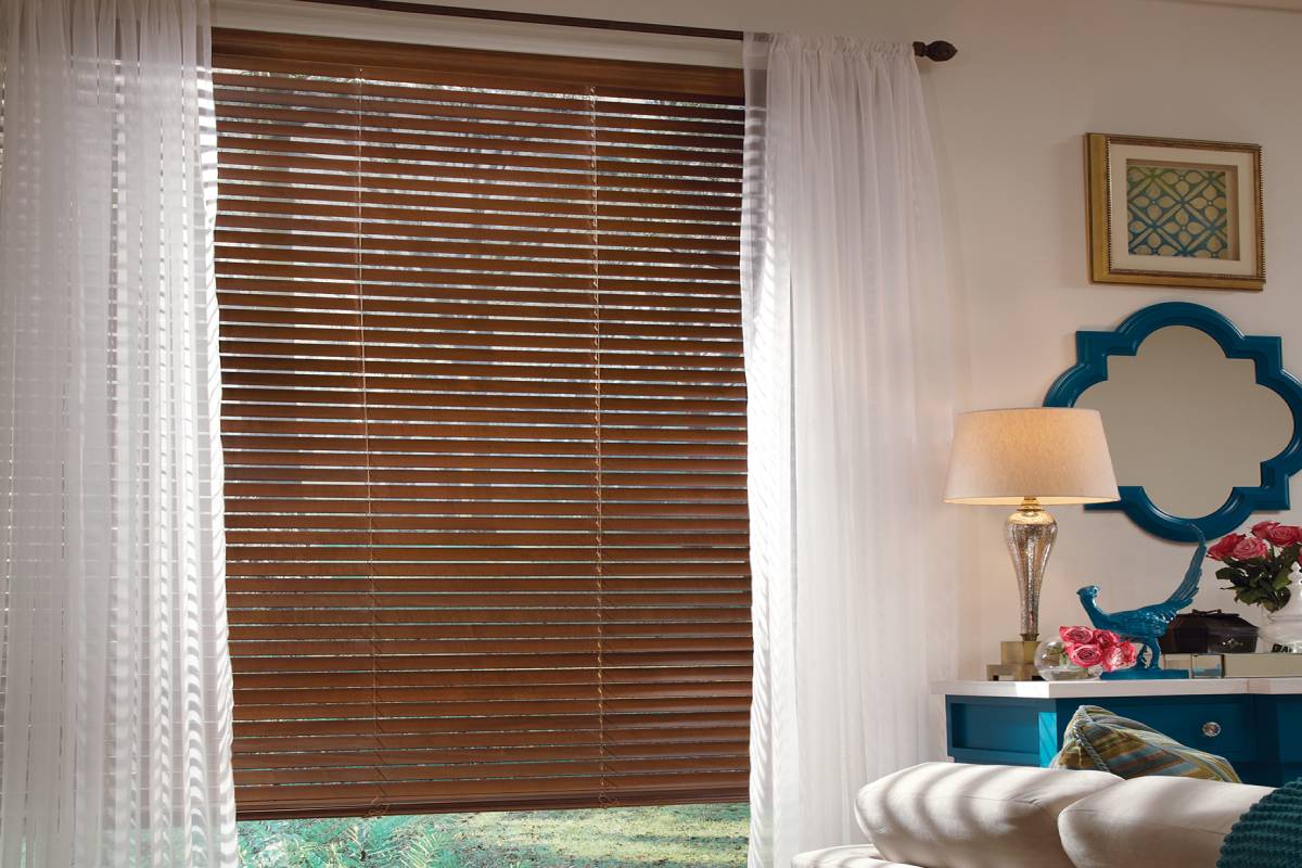 Hunter Douglas, wood blinds, window blinds, venetian blinds, aluminum blinds near Bedford, Nova Scotia (NS)