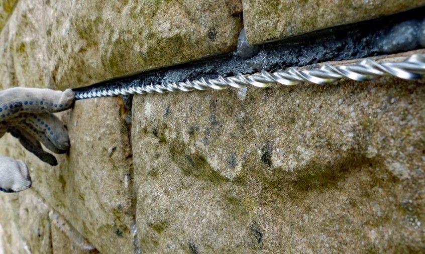 fibre reinforced concrete flowing from machine