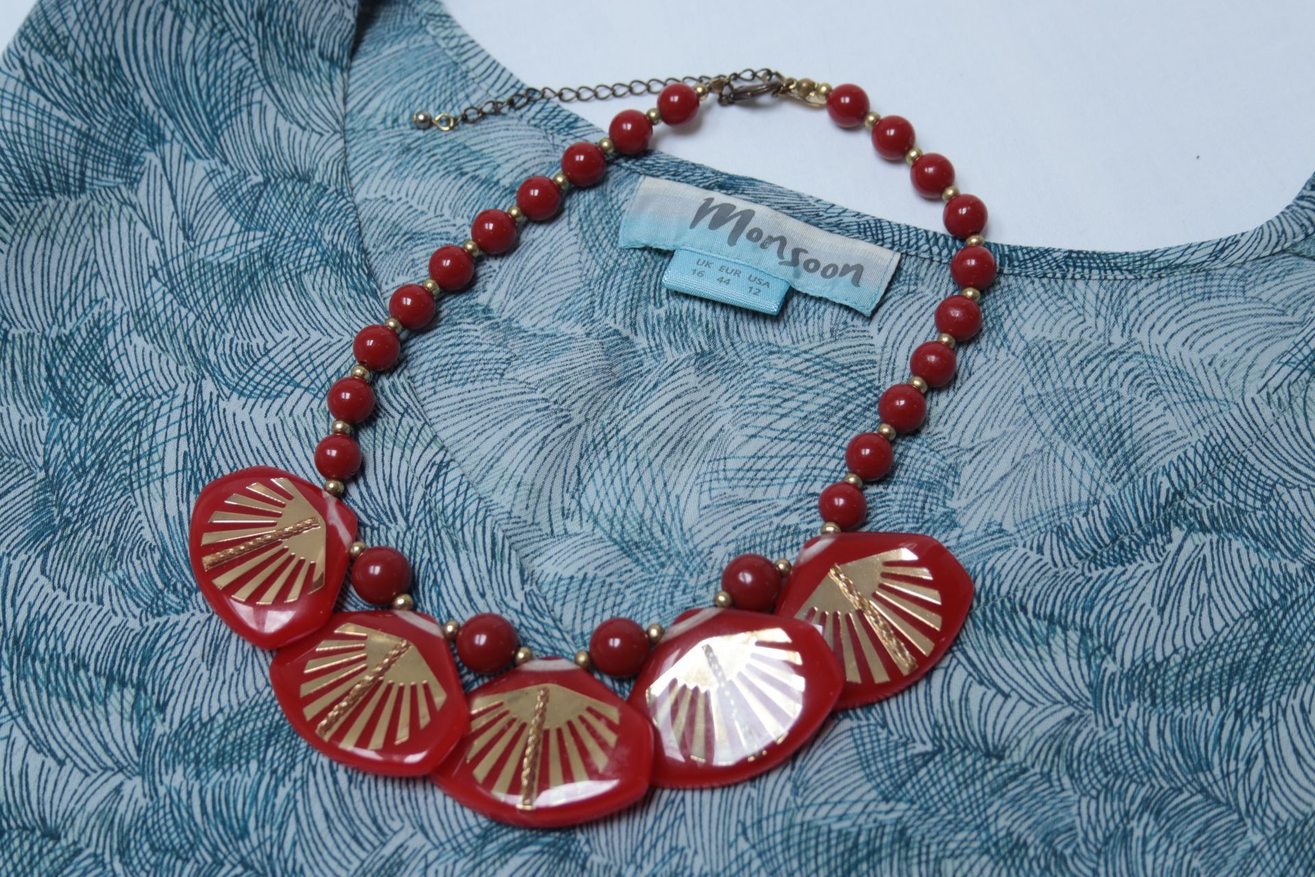 Johnny Loves Rosie red necklace