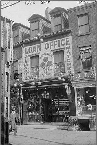 B. Berkowitz Loan Office. New York, ca. 1924.