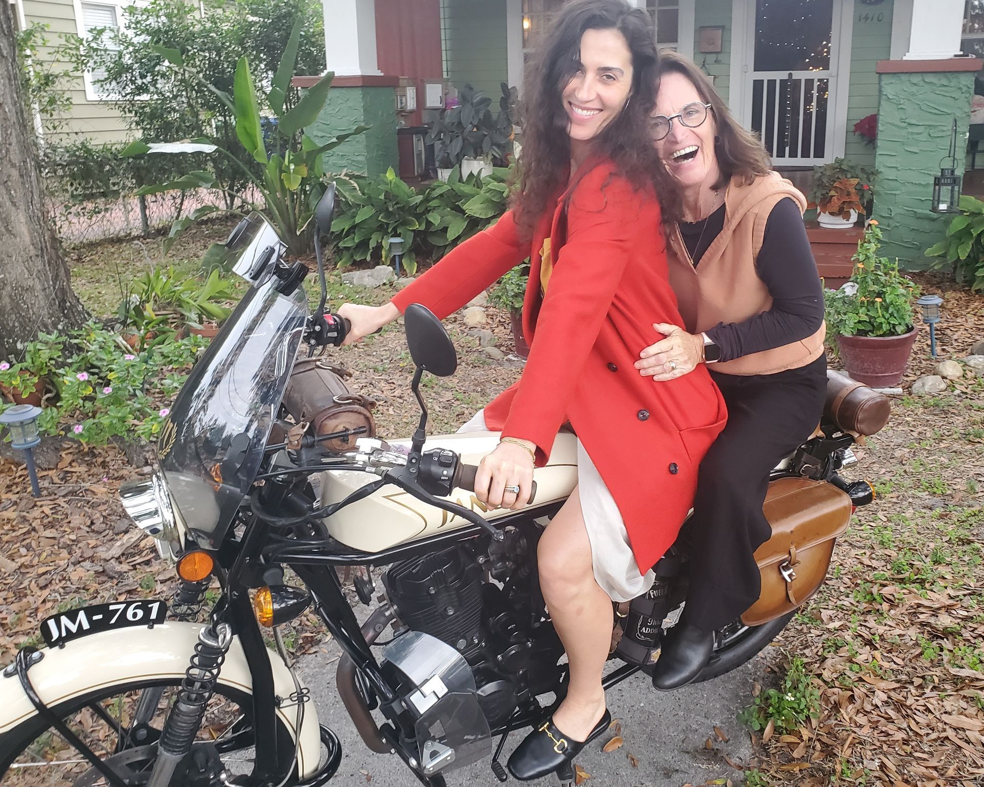 Mother and daughter on Janus Halcyon