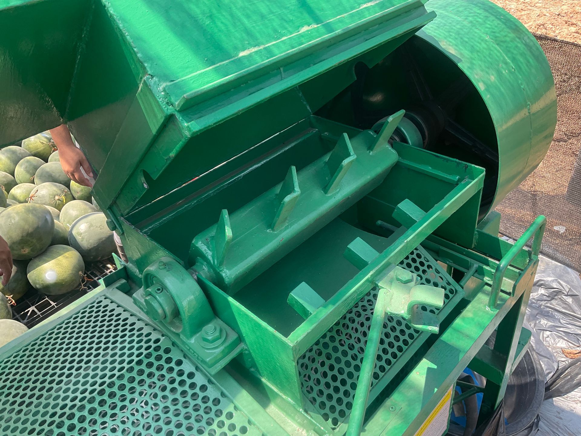 Watermelon Seed Harvester, seed extraction, wet seed harvester, wet seed thresher