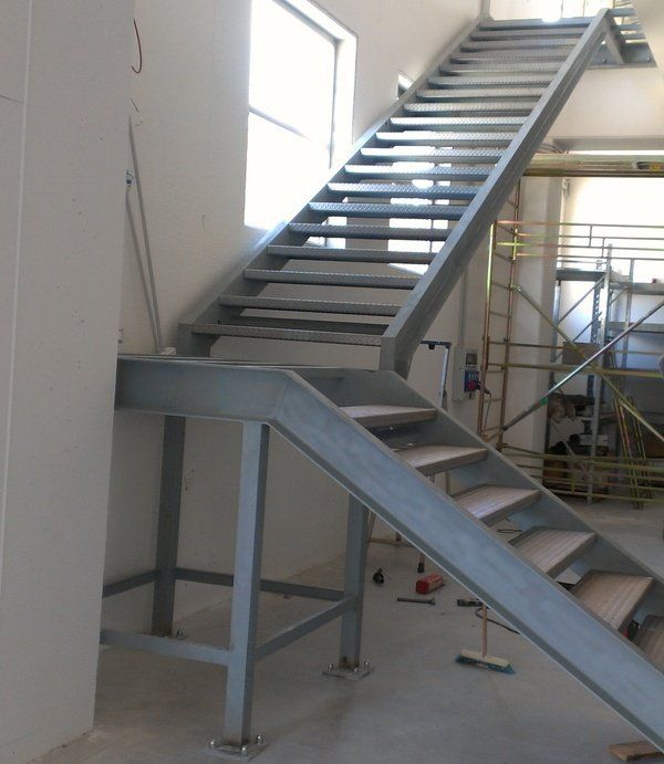 scala interna con struttura in ferro