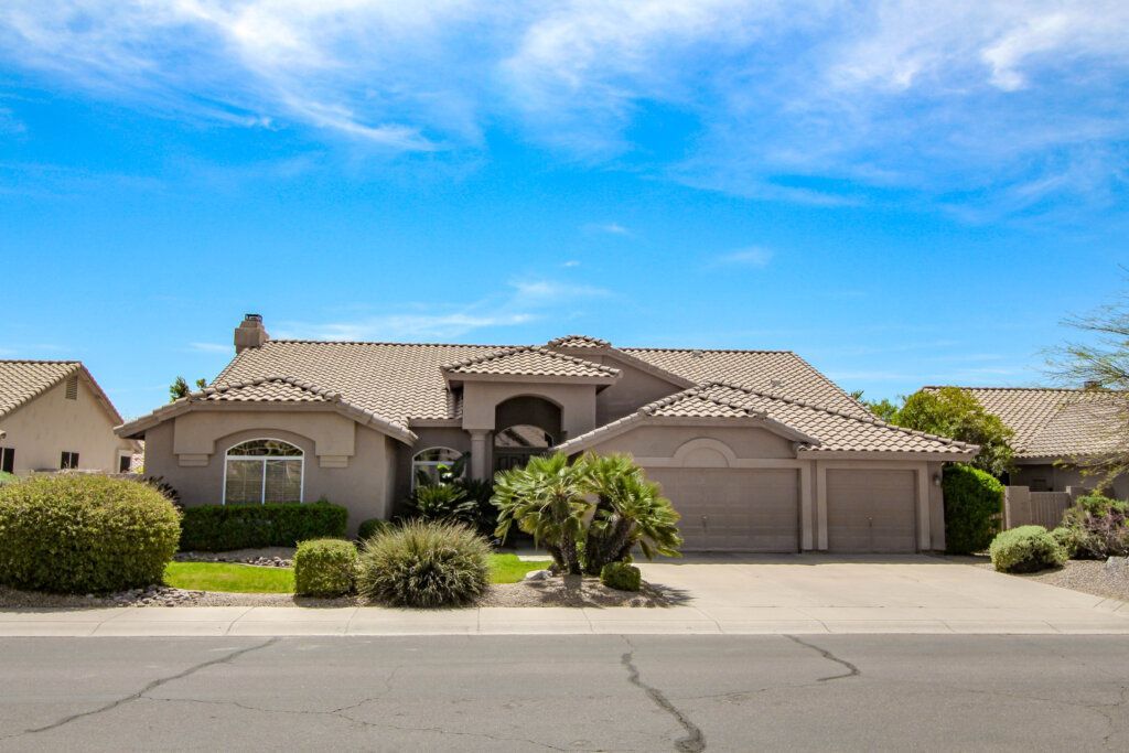 Phoenix home with a complete tile roofing system