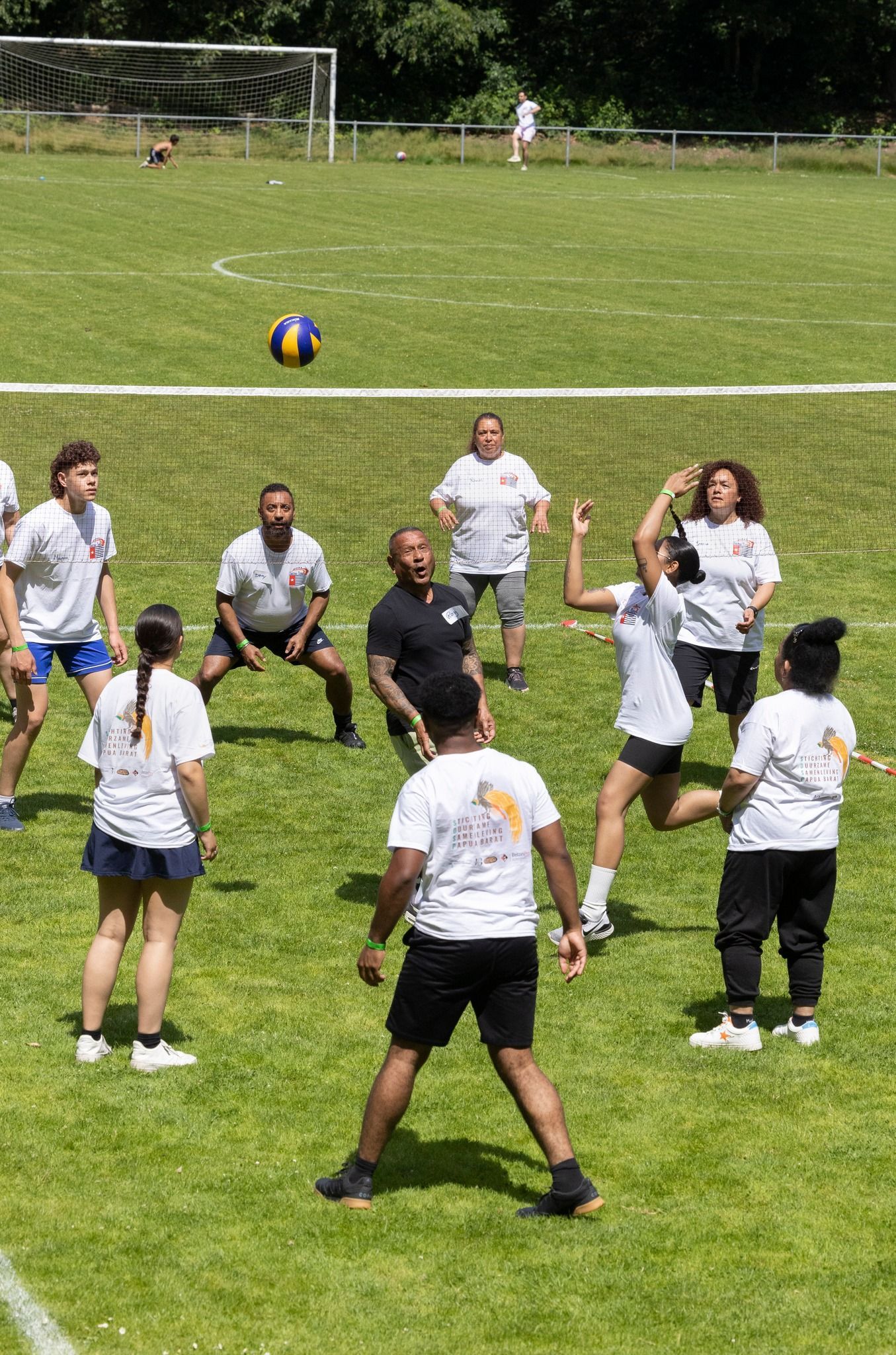 Brug naar de samenleving