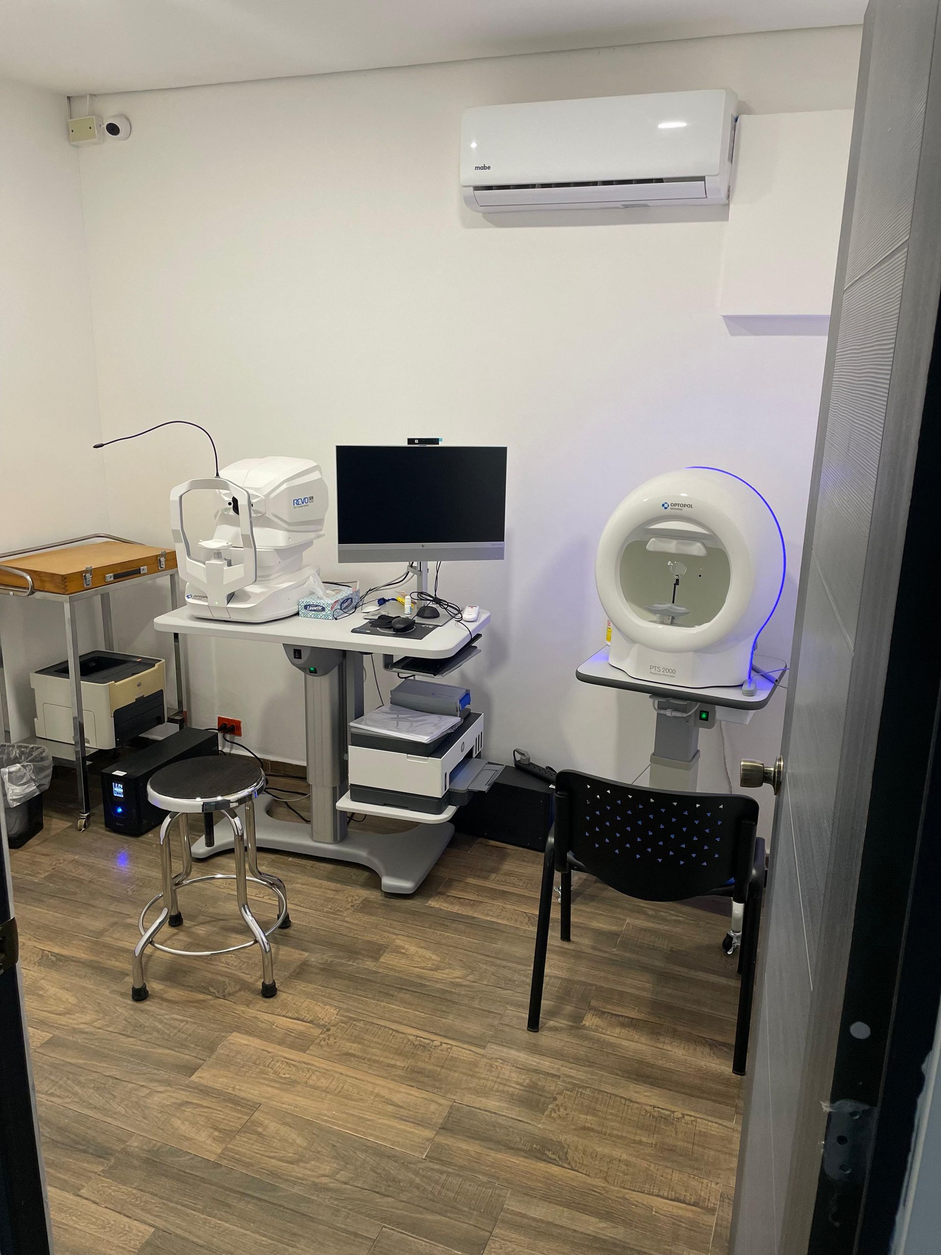 RETINA Y OFTALMOLOGIA LASER - IRIDOTOMIA