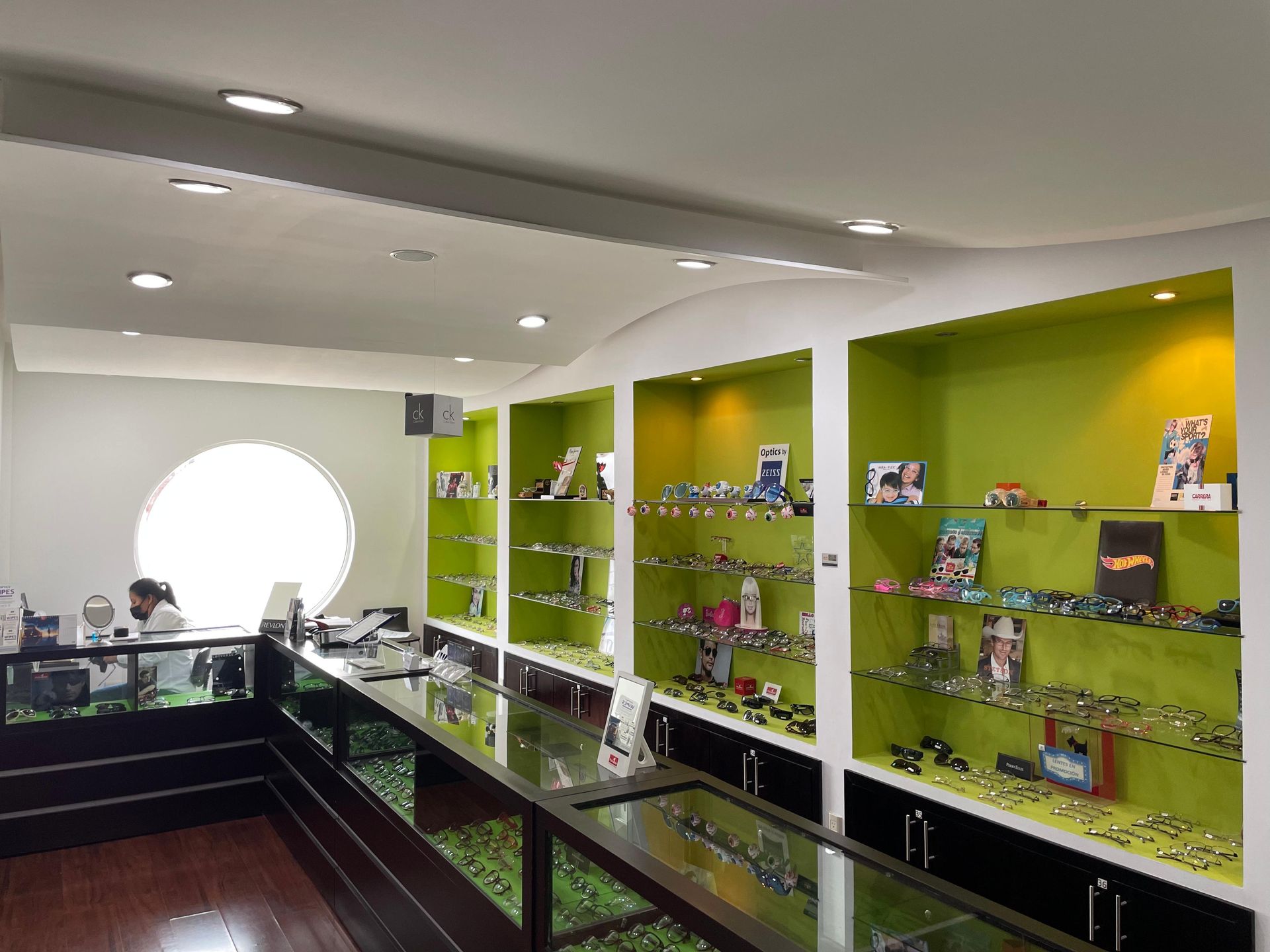 RETINA Y OFTALMOLOGIA LASER - CHALACION