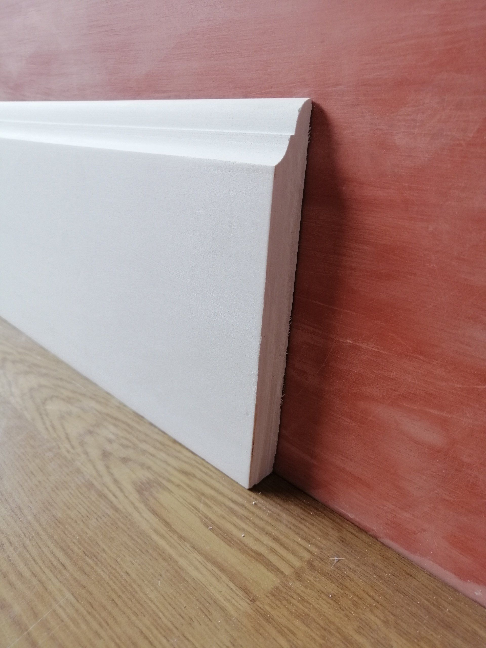 Zoccolo decorativo in gesso