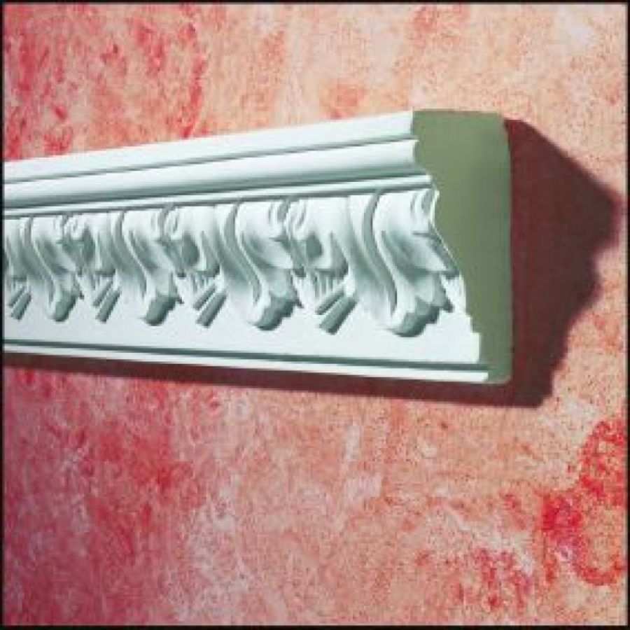 Cornice con decorazione con fregio