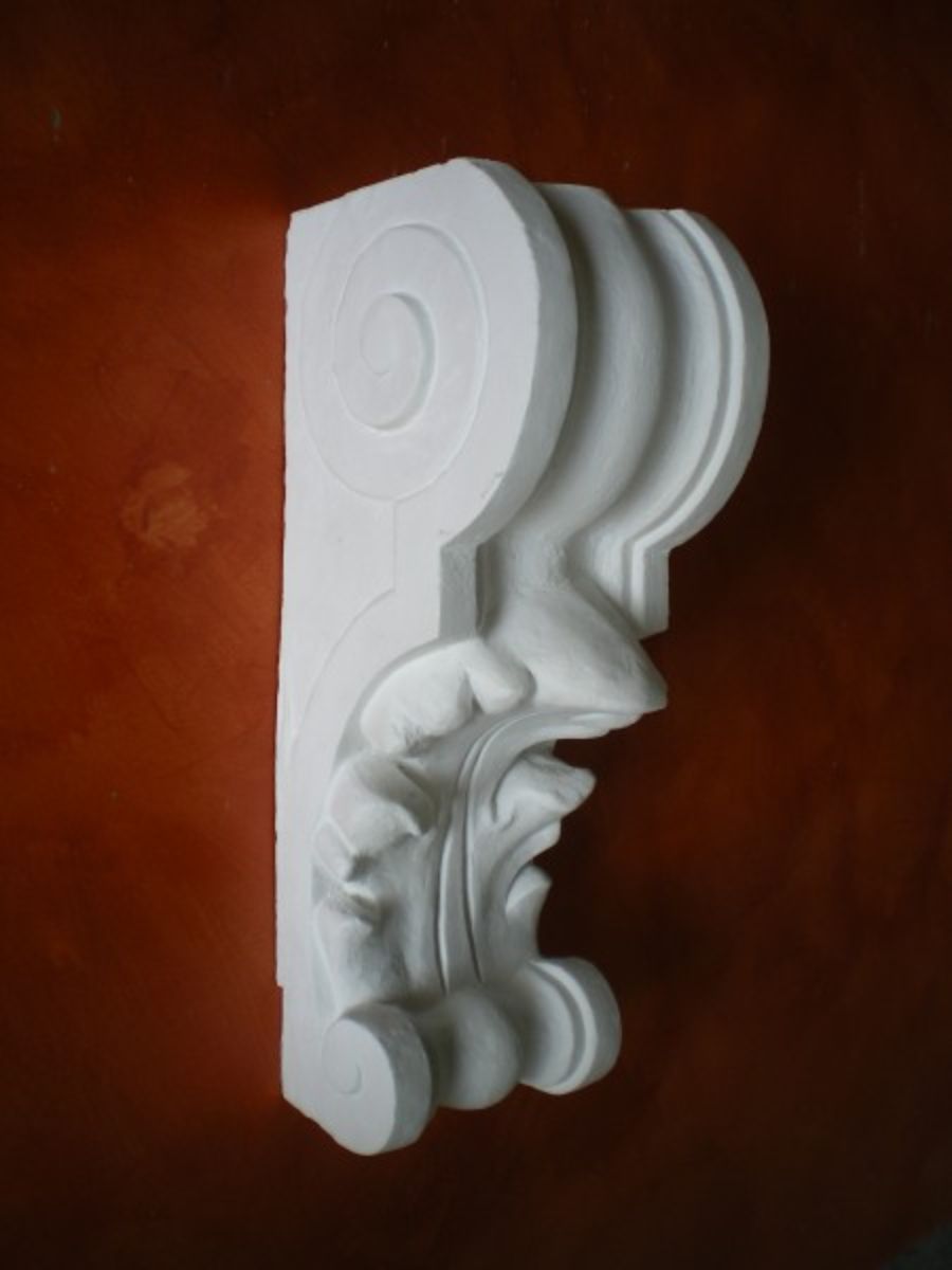 Capitello in gesso