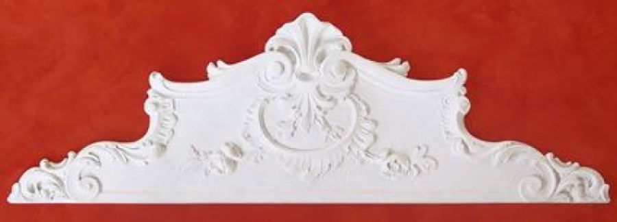 Decorazione con fregio