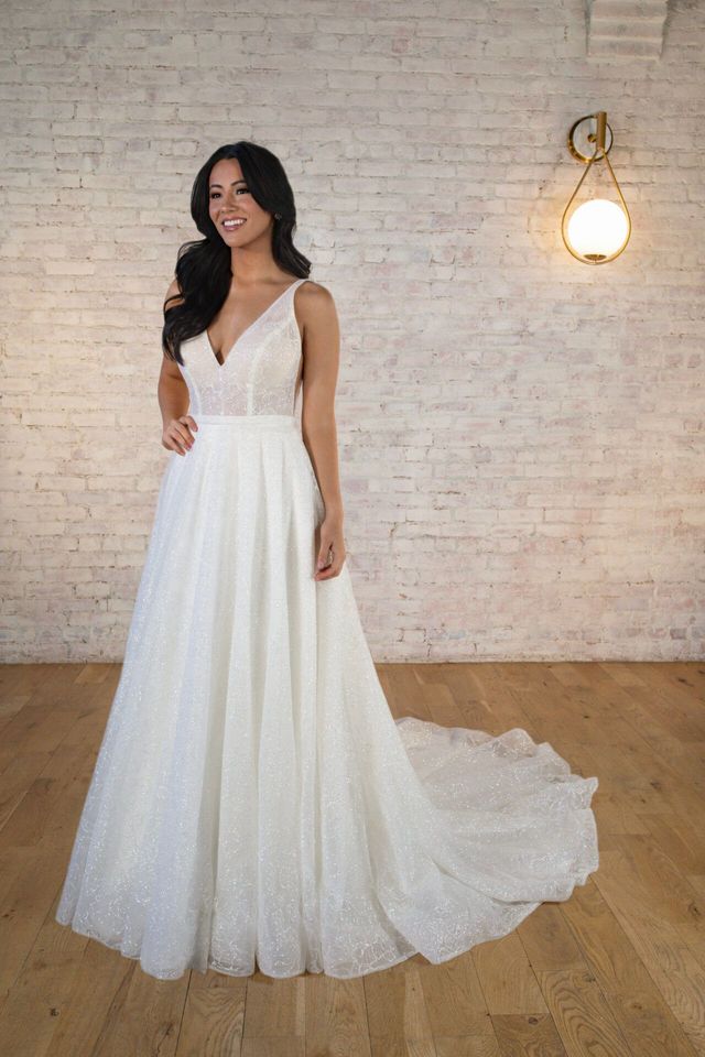 Sparkly & Embellished Wedding Dresses for Winter 2025 Scottish Brides Sparkly & Embellished Wedding Dresses for Winter 2025 Scottish Brides