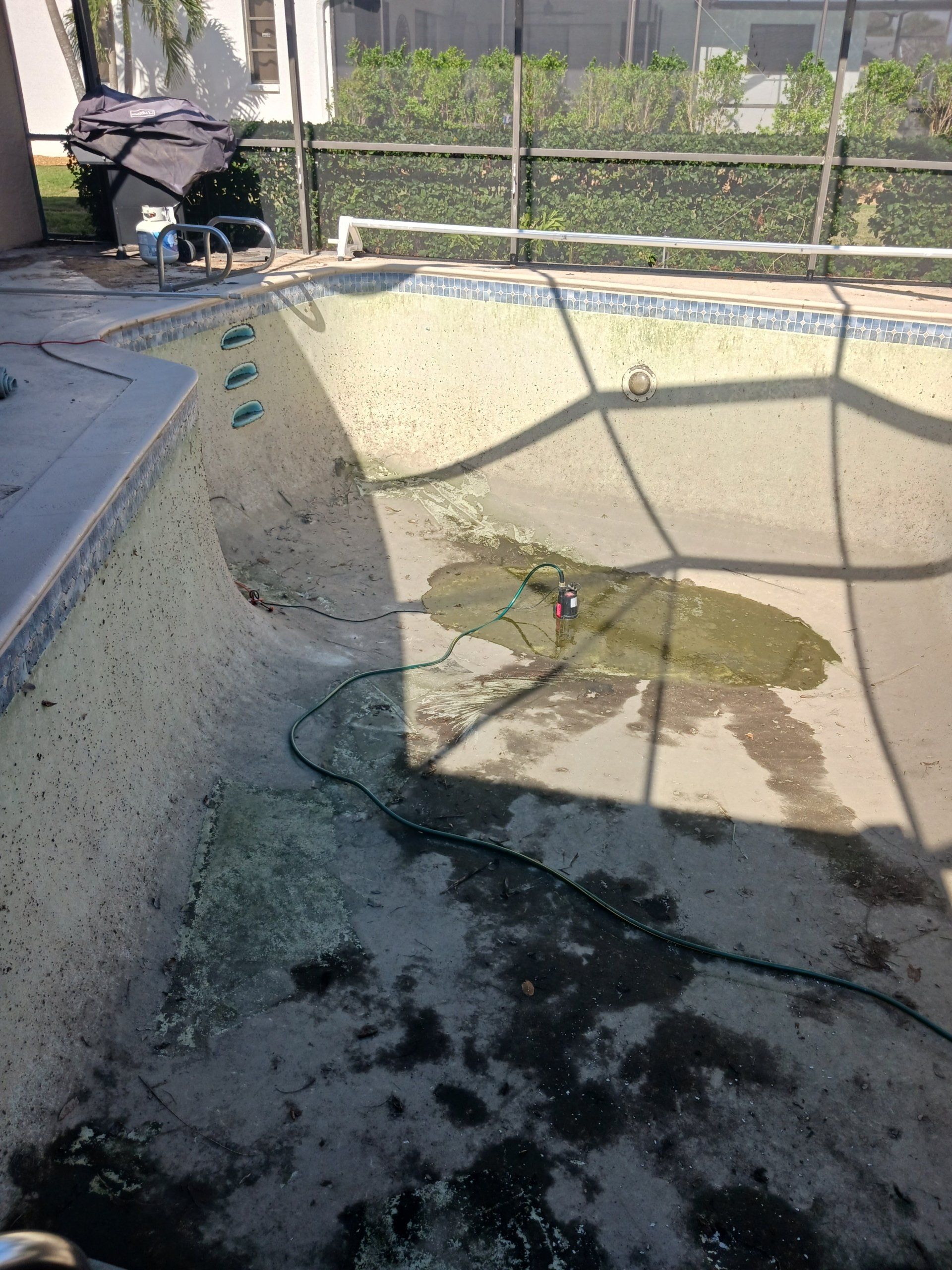 Servicing/cleaning the pool