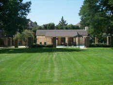 Coulter Landing Apartments lawn