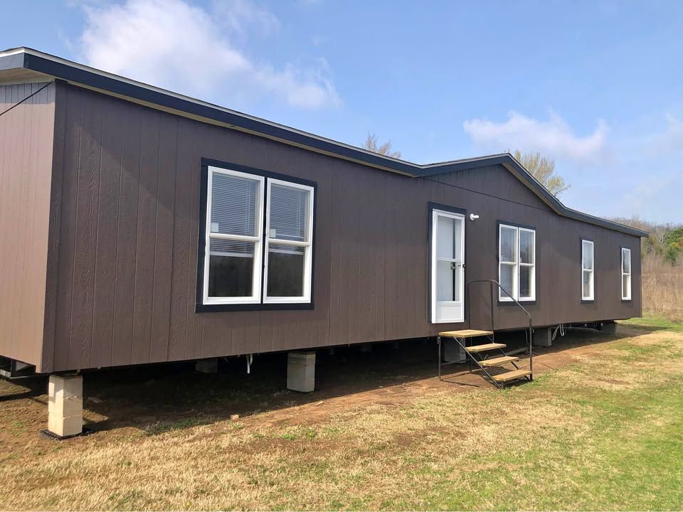 #50 2023 Palm Harbor 4 bedroom 3 bath