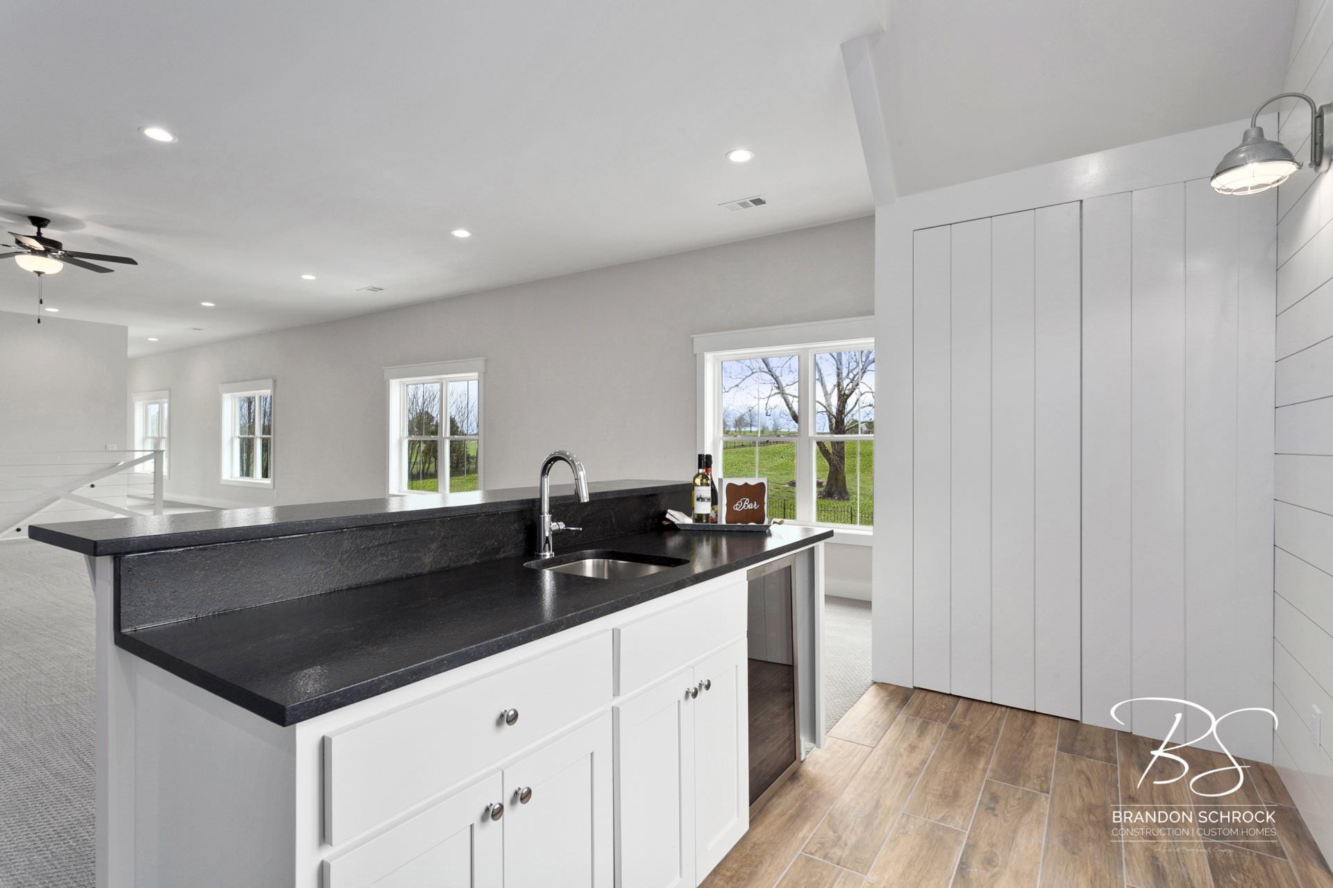 traditional modern farmhouse kitchen