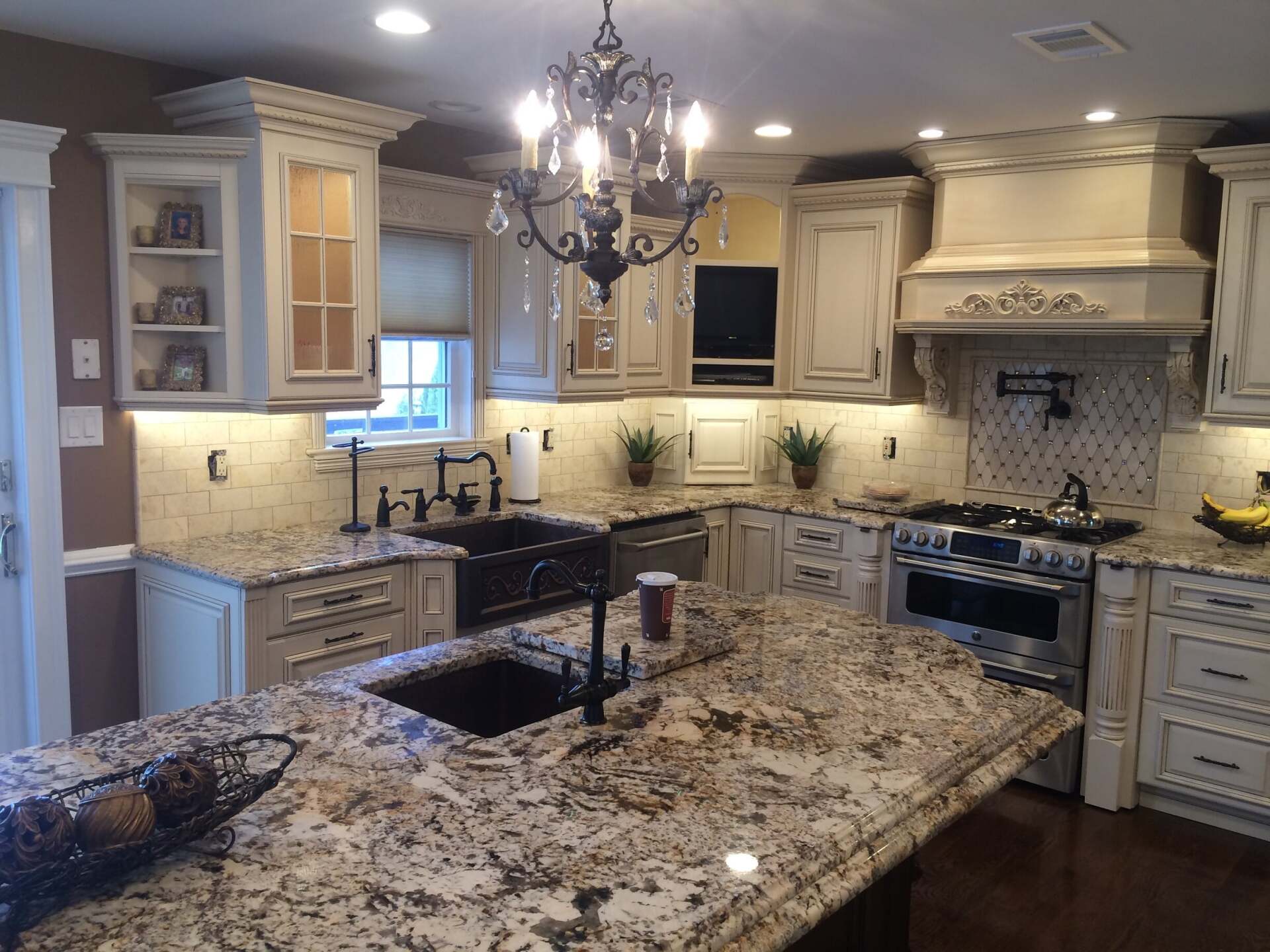 Elegant Modern Kitchen — South Amboy, NJ — WoodSmith Cabinet & Architectural Woodwork Co.