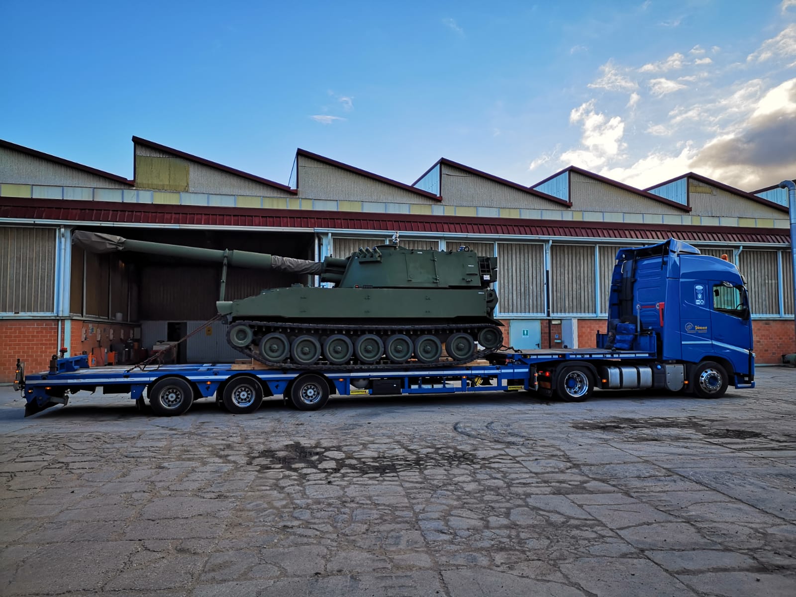 transport of heavy vehicle