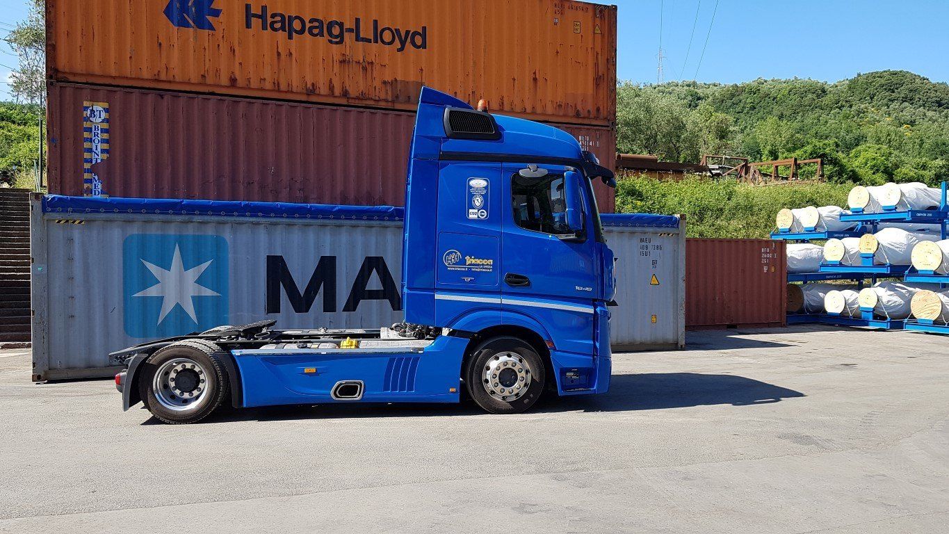 articulated lorry without a trailer