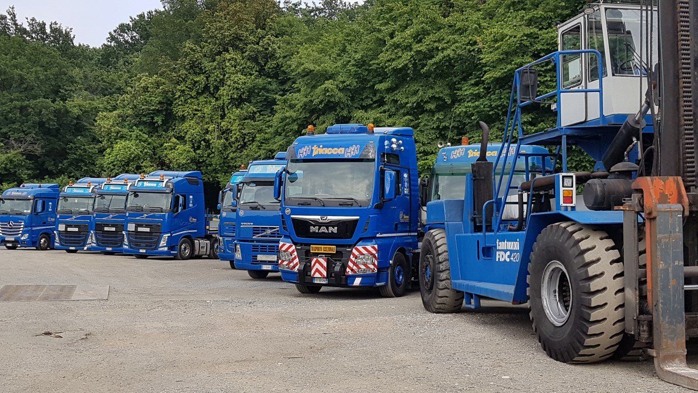 articulated lorry fleet