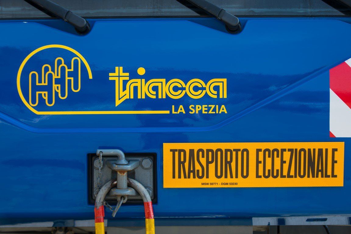 - Triacca articulated lorry for wheeled transport