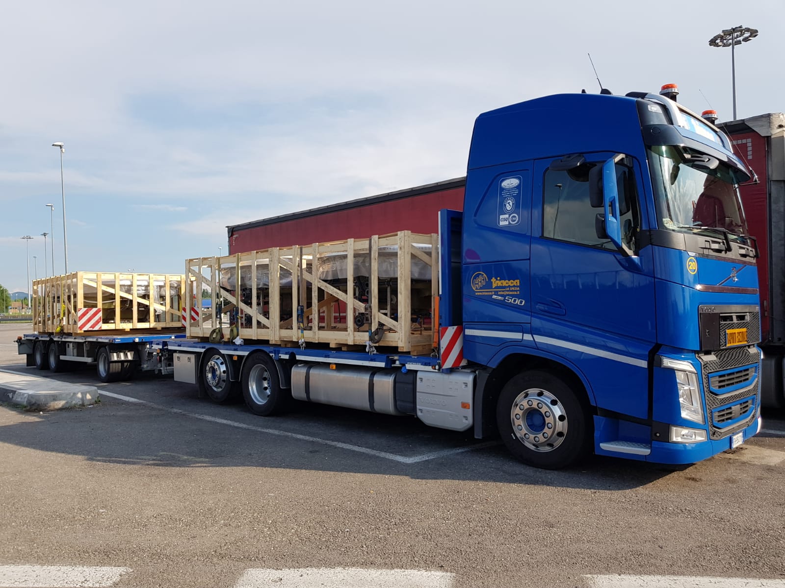 articulated lorry with exceptional transport