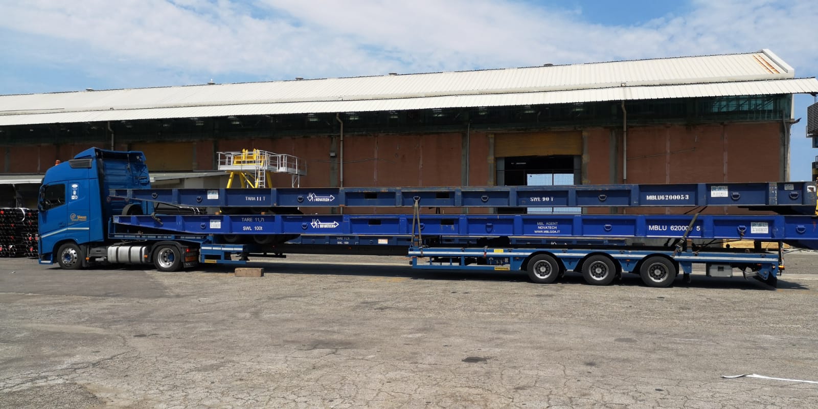 exceptional transport on the road