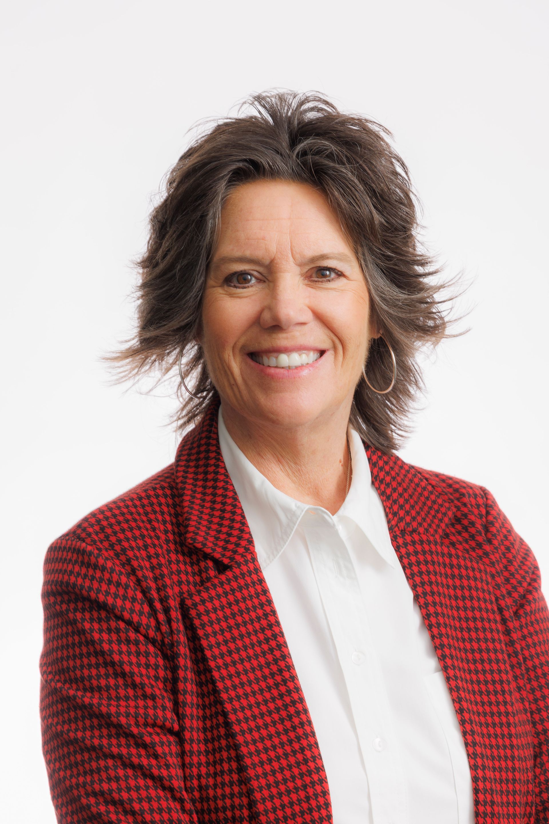 Julie Damer headshot