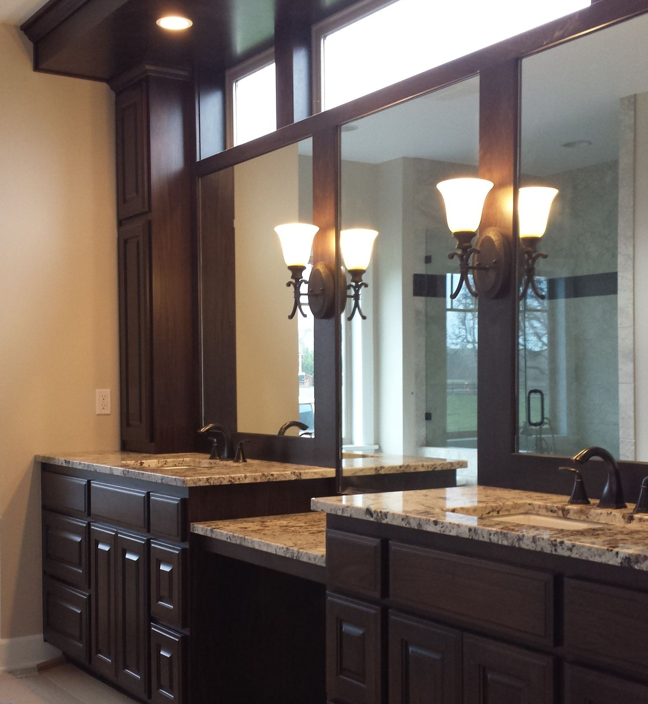 Modern kitchen with light wood cabinets Modern kitchen with light wood cabinets