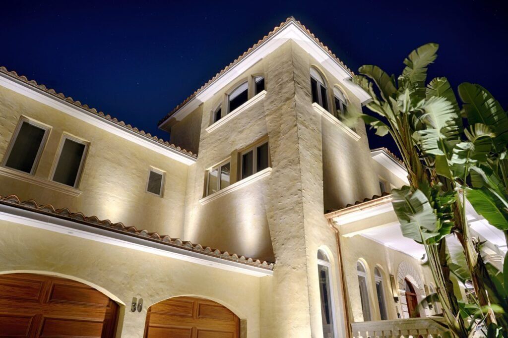 Upper And Roof Outdoor Landscape Lighting – Tampa Bay, FL – American Outdoor Lighting