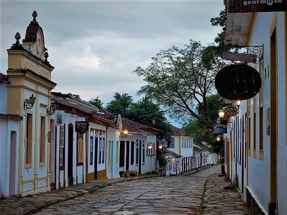 https://lirp.cdn-website.com/36e30871/dms3rep/multi/opt/Rua%2BDireita%2Bem%2BTIradentes-1920w.jpg