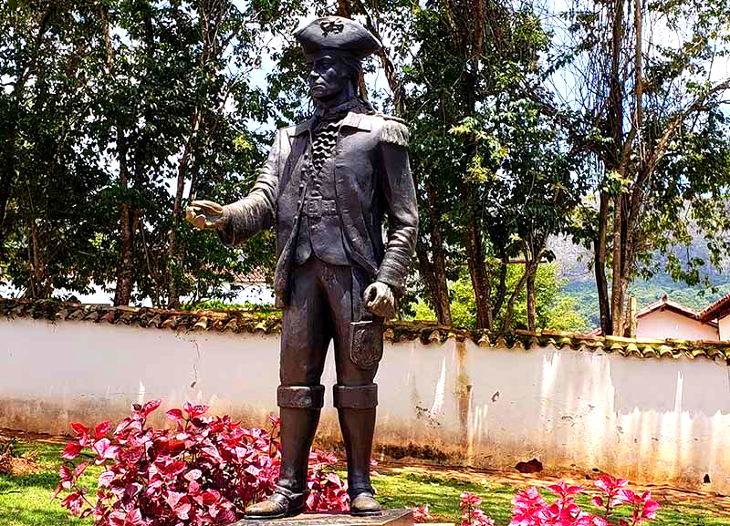 Estatua Alferes Tiradentes