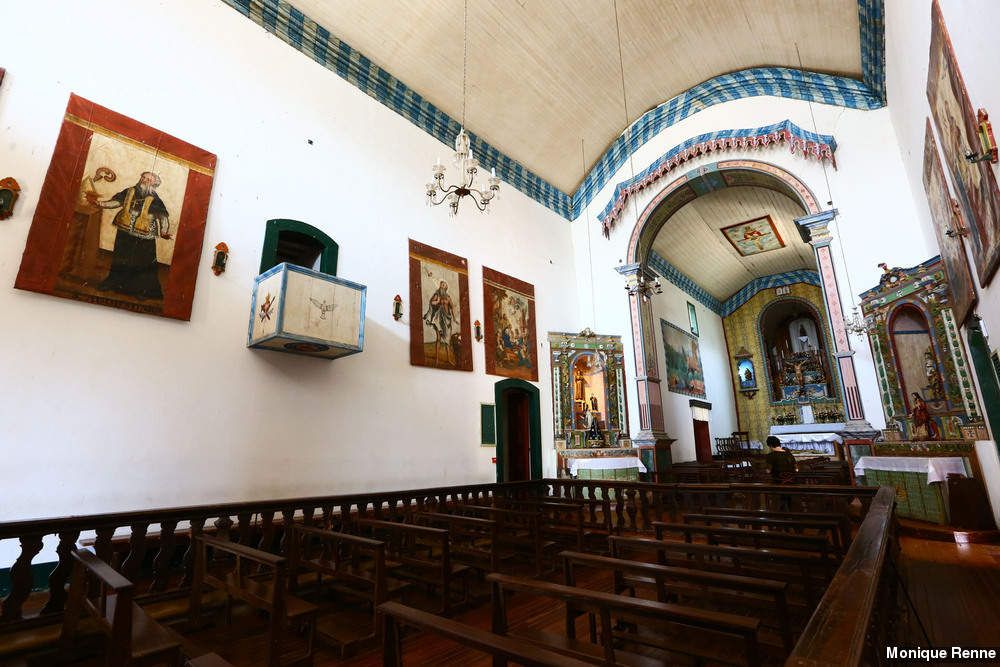 Interior da Igreja da Santíssima Trindade em Tiradentes - MG