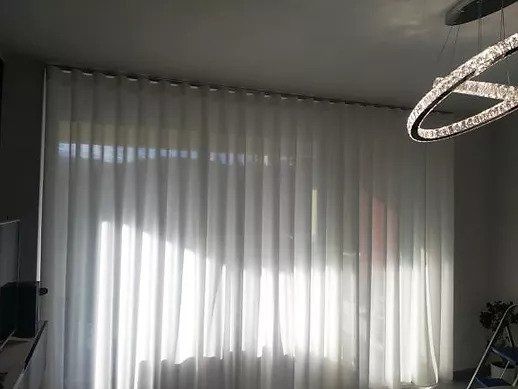 tende da interno in colori chiari