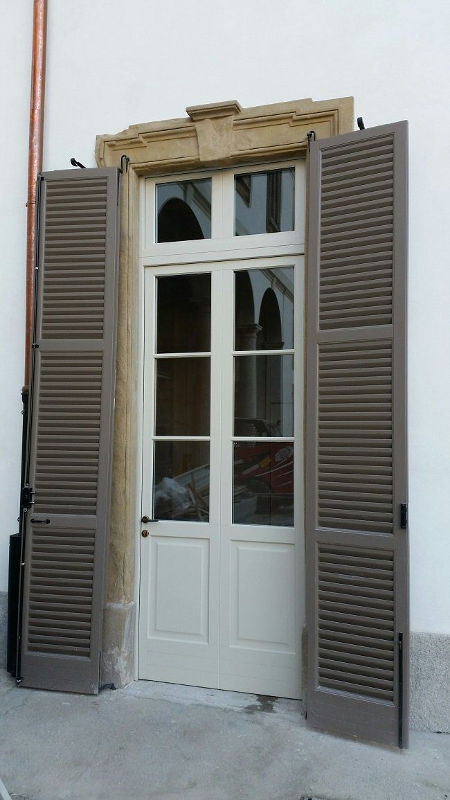 persiane in legno per portafinestra