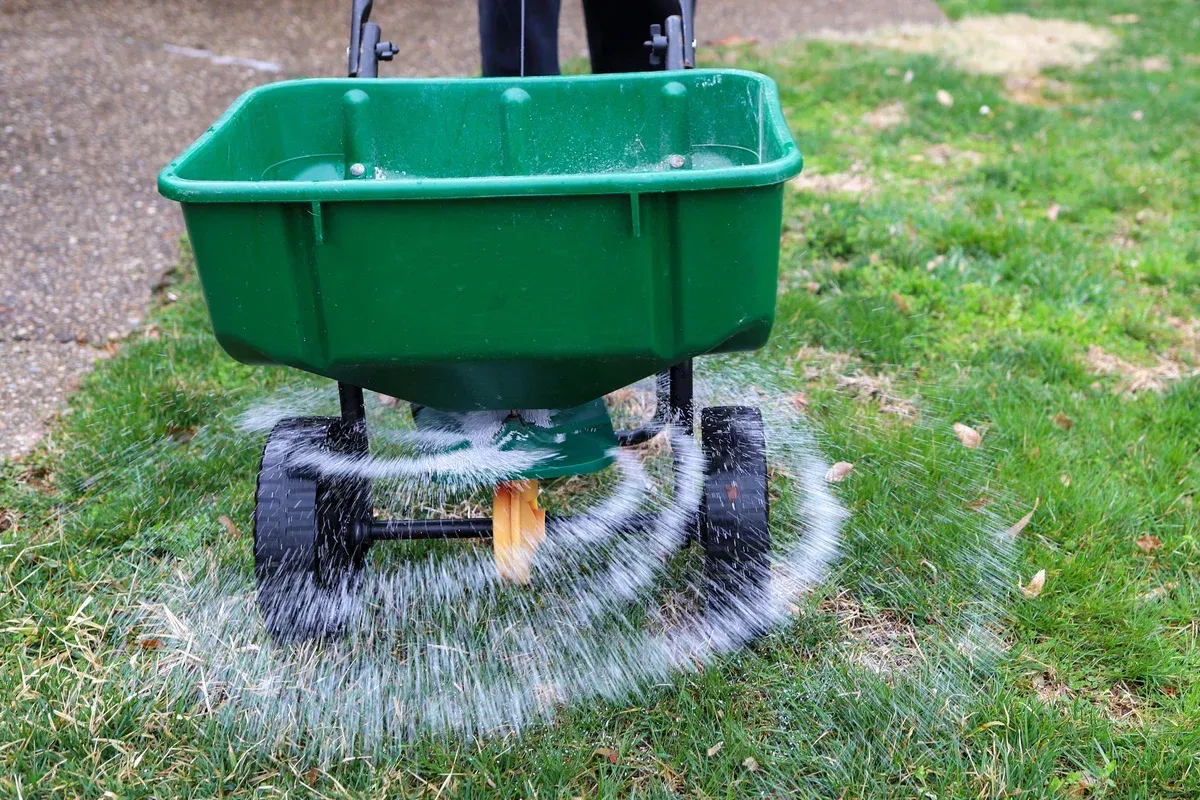 lawn care in cave springs ar