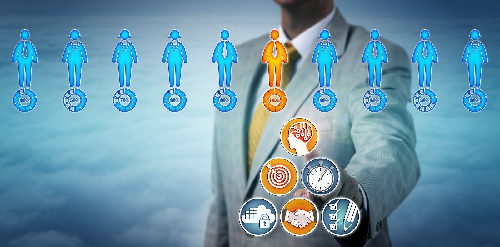 Een groep van negen personen in zakelijke kleding viert feest met opgeheven armen.