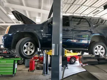 D&M Automotive Gallery Image