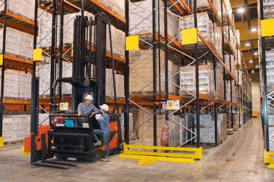 magazzino stoccaggio merci