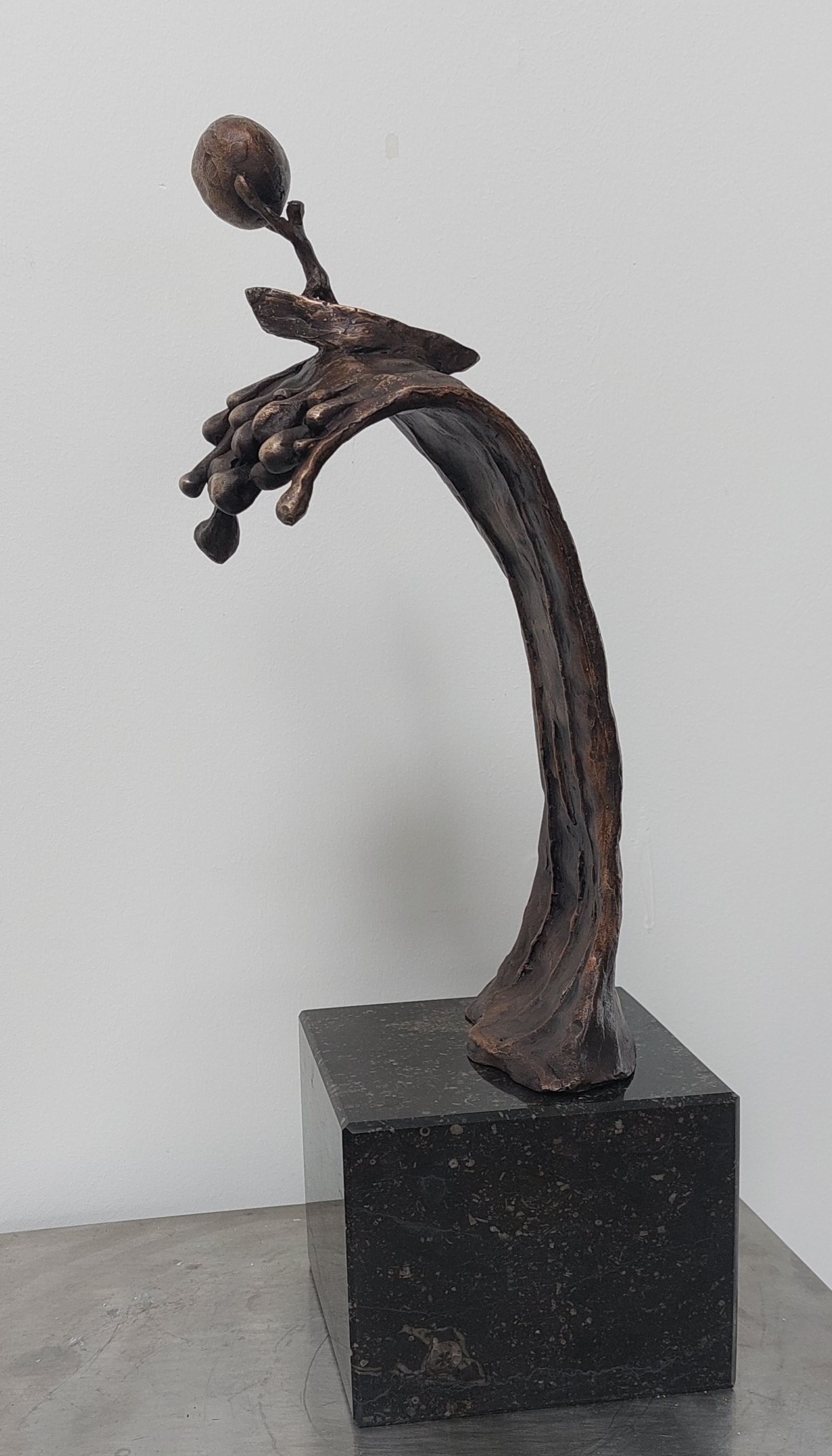 catch the moon for you, liefde, beeld, brons, buitenkunst, cadeau voor geliefde, huwelijkscadeau