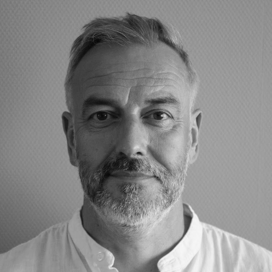 De Vlaamse Daniël Op de Beeck stuurde mij zijn manuscript voor een scan. Een mooi opgezet werk met literaire kwaliteiten. Ik ga voor hem op zoek naar een uitgever.