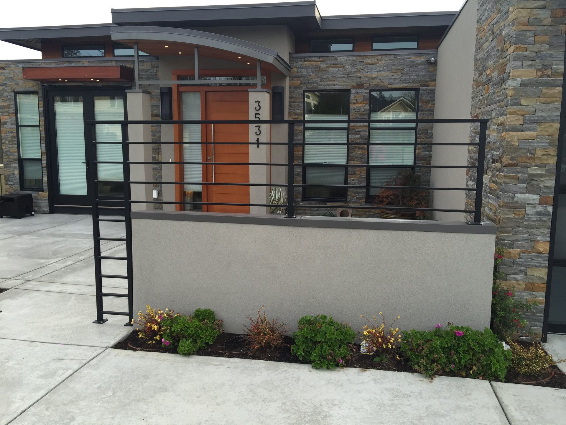 Custom Railing Nanaimo, BC SunRay Aluminum Railings
