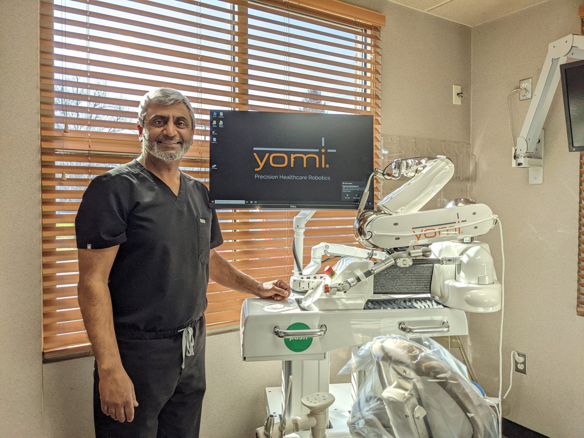 Yomi robot for dental implants near Troy, MI