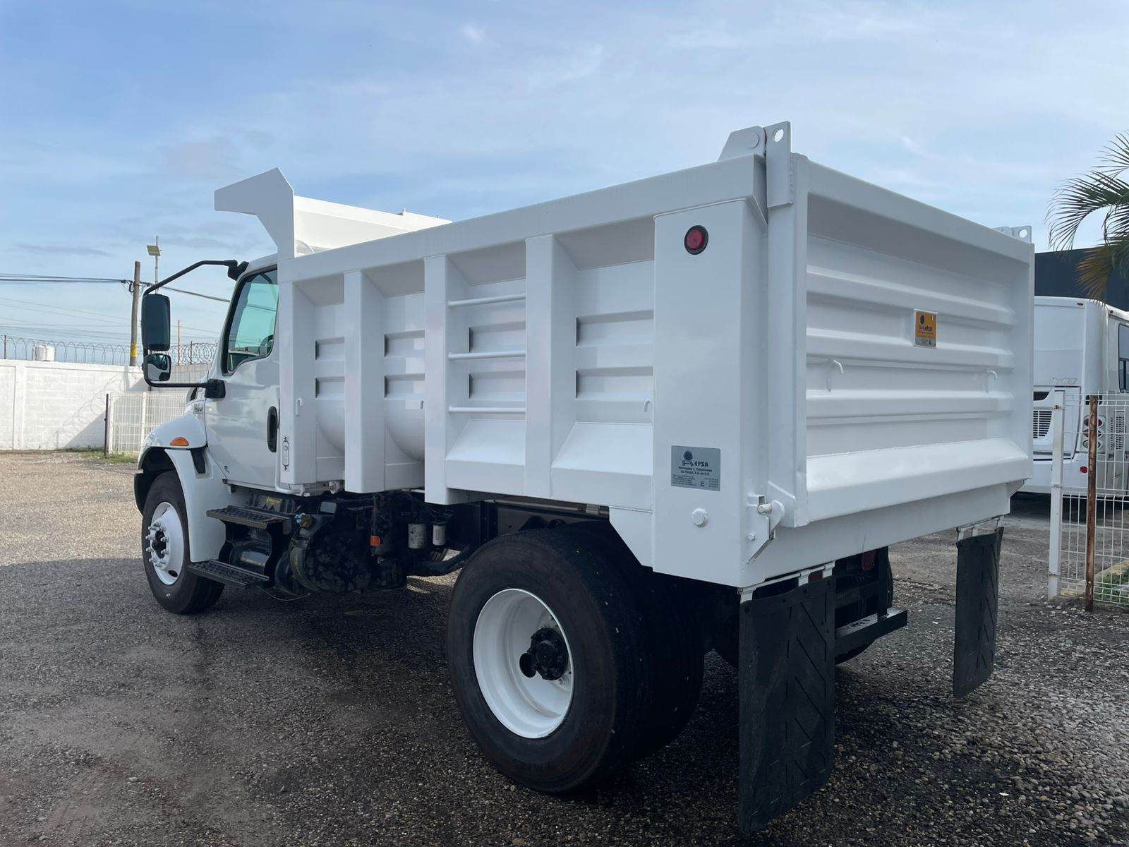 CAMION RABON VOLTEO USADO