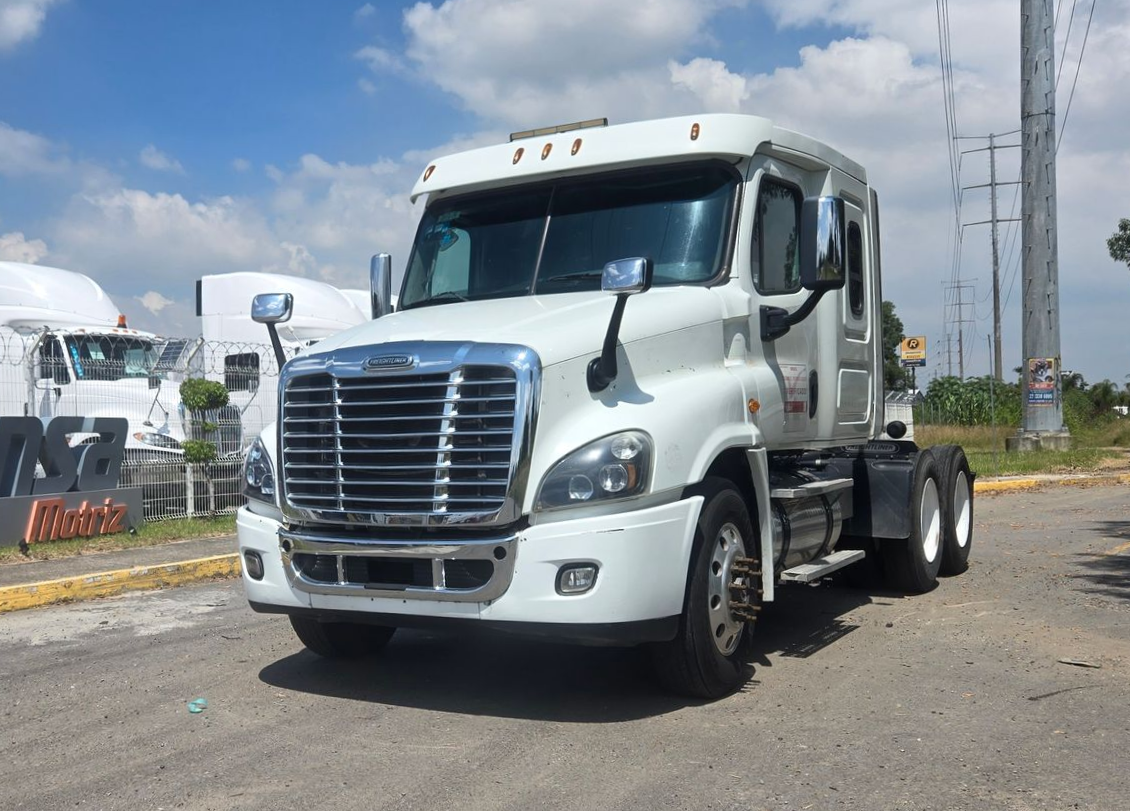 Camión International Prostar Blanco Quinta Rueda