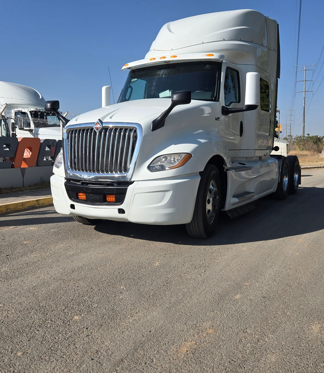 SEMINUEVO CAMION RABON VOLTEO