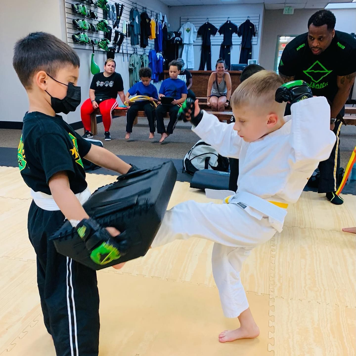 The word placeholder is on a gray background.