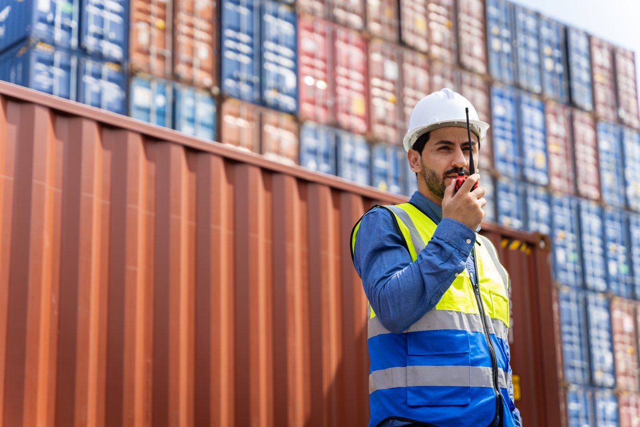 10 tips for choosing a reliable freight forwarder