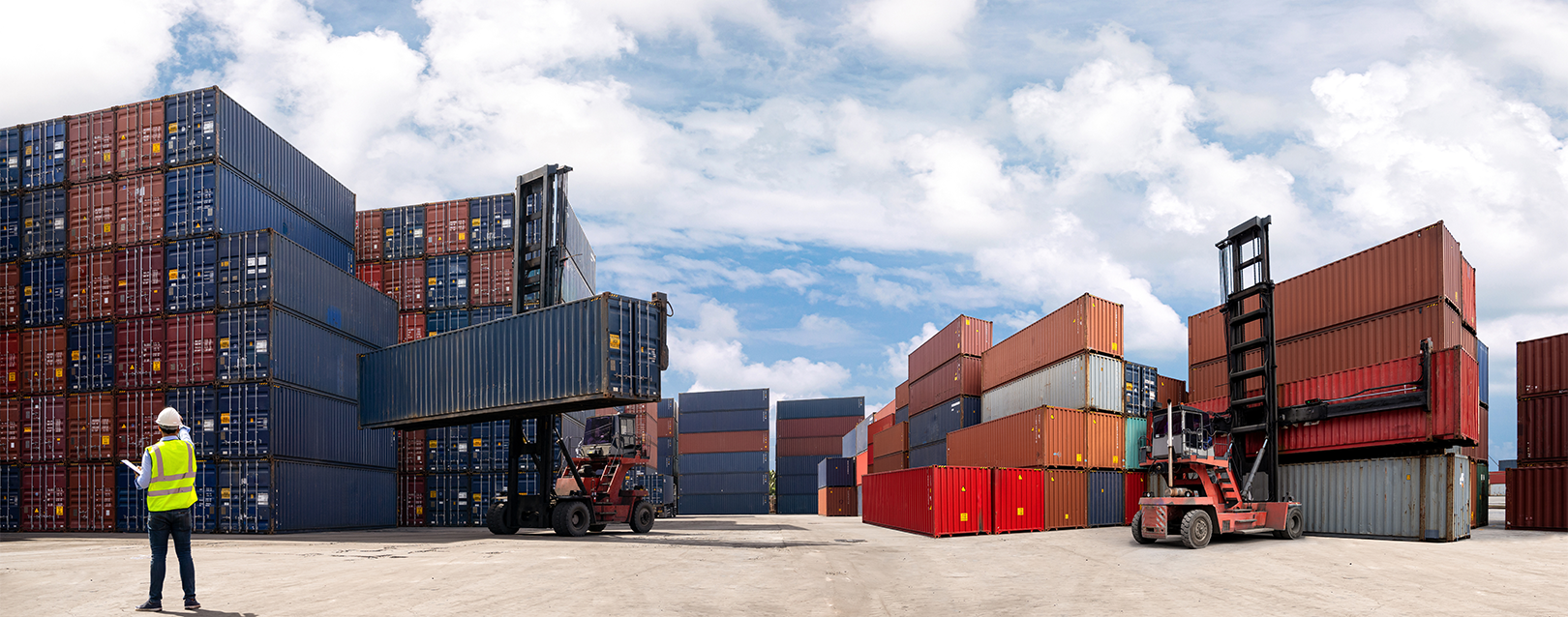 Desova de contêiner: qual sua importância, como o processo é realizado e quais os principais fatores envolvidos